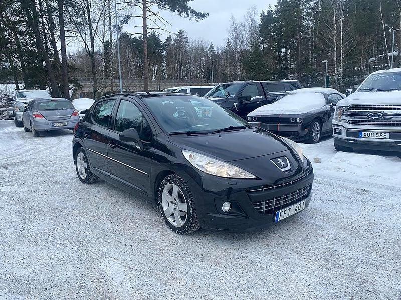 Begagnad Peugeot 207 68 HK (50 kW) 2012 Svart Halvkombi