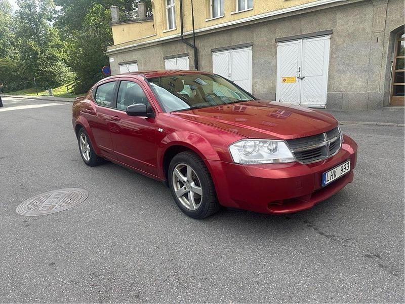 Röd Begagnad 2008 Dodge Avenger Sedan | 19 000 kr - Bild 1/4