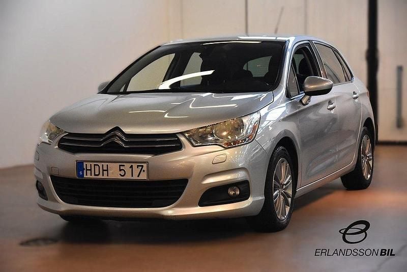 Silver Begagnad 2012 Citroën C4 Halvkombi | 64 900 kr (Superpris) - Bild 1/4