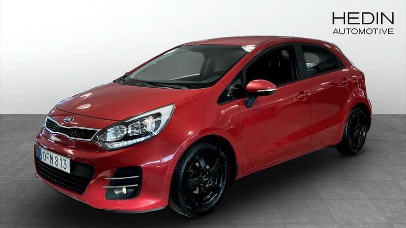 Begagnad Kia Rio 83 HK (61 kW) 2016 Röd Halvkombi