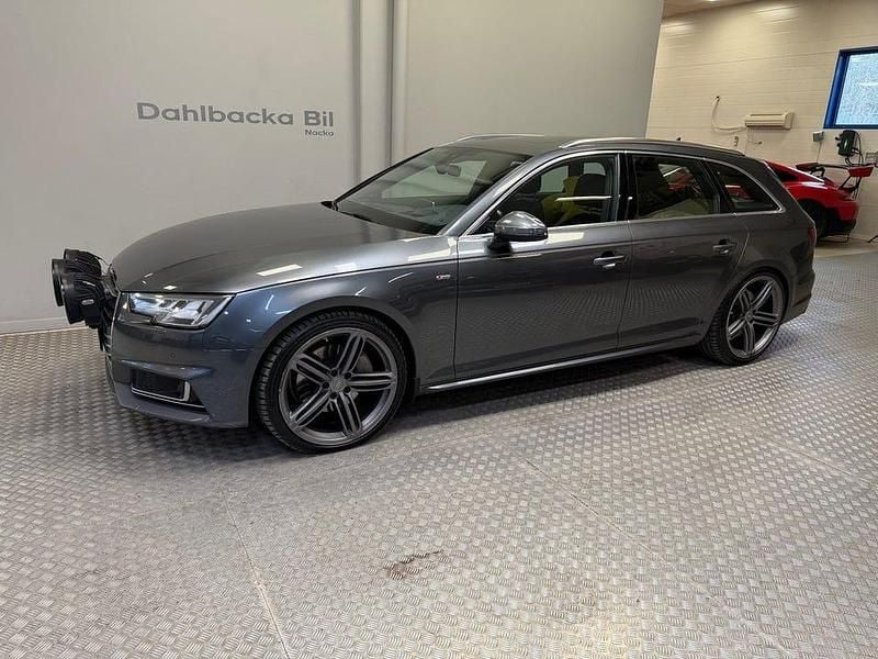 Grå Begagnad 2017 Audi A4 S-Line Kombi | 249 000 kr (Dyr) - Bild 1/4