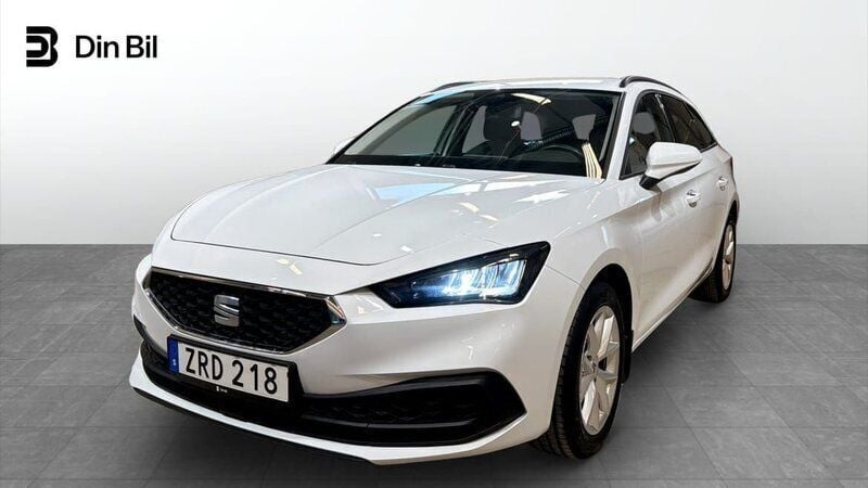 Vit Begagnad 2021 Seat Leon Style Kombi | 194 900 kr (Marknadspris) - Bild 1/4