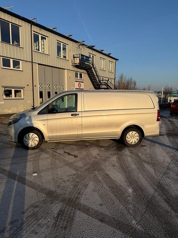 Begagnad Mercedes Vito 102 HK (75 kW) 2020 Silver Van