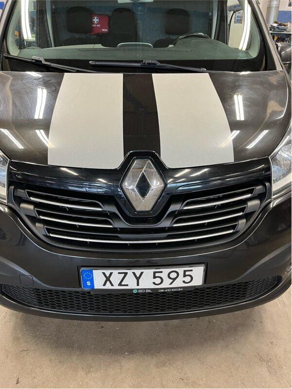 Svart Begagnad 2015 Renault Trafic Van | 92 000 kr (Marknadspris) - Bild 1/2