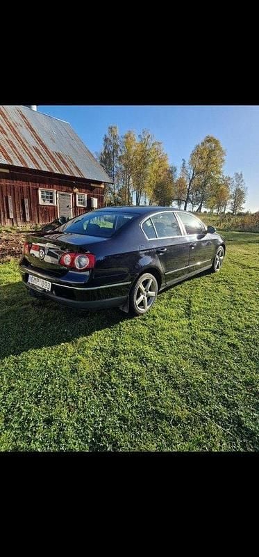 Svart Begagnad 2008 VW Passat Highline Sedan | 16 900 kr (Marknadspris) - Bild 1/4