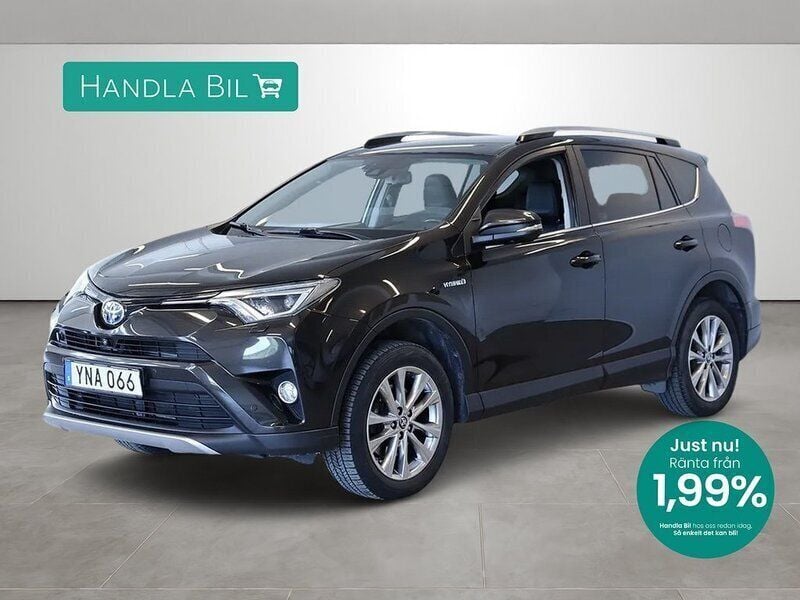 Mörkbrun Begagnad 2017 Toyota RAV4 Executive SUV | 239 900 kr - Bild 1/4