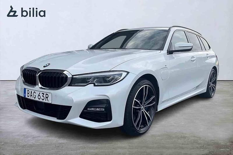 Vit Begagnad 2021 BMW 330e Kombi | 337 900 kr (Marknadspris) - Bild 1/1