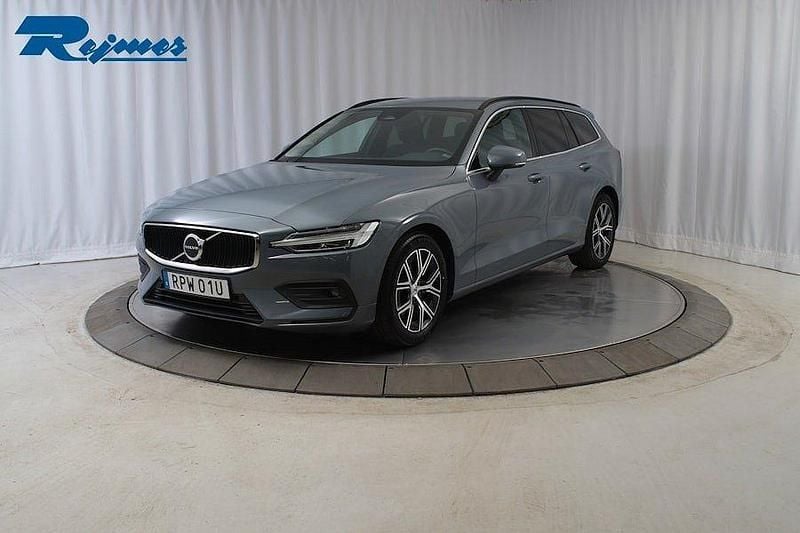 Grå (thunder grey metallic) Begagnad 2023 Volvo V60 Core Kombi | 339 900 kr (Marknadspris) - Bild 1/4