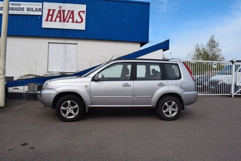 Silver Begagnad 2005 Nissan X-Trail SUV | 34 500 kr (Marknadspris) - Bild 1/4