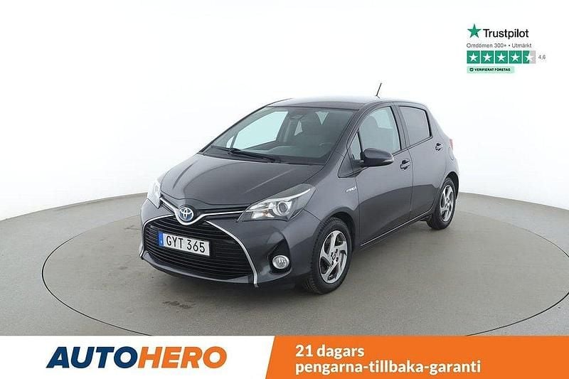 Mörkgrå Begagnad 2015 Toyota Yaris Hybrid Edition Halvkombi | 137 000 kr (Bra pris) - Bild 1/4