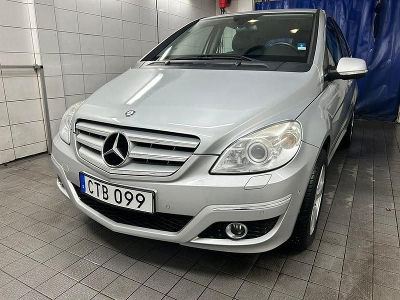 Begagnad 2011 Mercedes B180 Minibuss | 45 000 kr (Marknadspris) - Bild 1/4