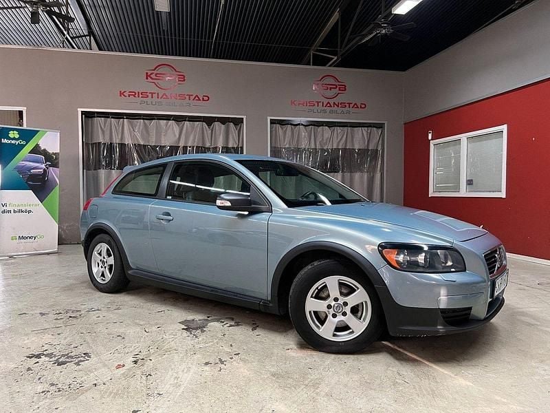 Ljusblå Begagnad 2008 Volvo C30 Drive Kinetic Halvkombi | 39 900 kr (Marknadspris) - Bild 1/4