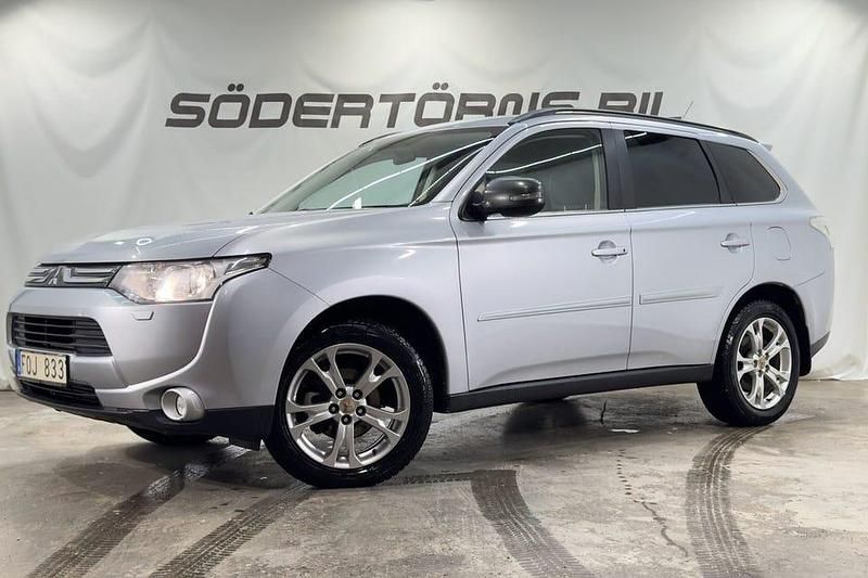 Silver Begagnad 2013 Mitsubishi Outlander SUV | 139 900 kr (Lite dyr) - Bild 1/4