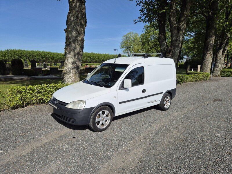 Vit Begagnad 2008 Opel Combo Minibuss | 27 000 kr (Lite dyr) - Bild 1/3