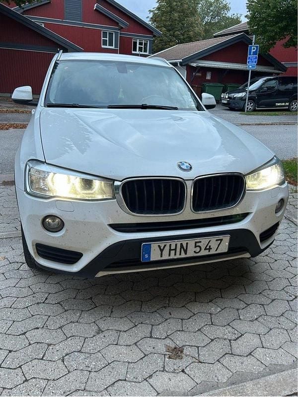 Vit Begagnad 2017 BMW X3 SUV | 170 000 kr (Bra pris) - Bild 1/4