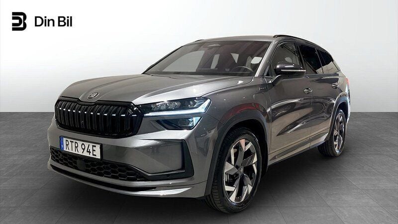 Grå (graphite grey metallic) Begagnad 2025 Skoda Kodiaq SportLine SUV | 499 900 kr (Superpris) - Bild 1/4