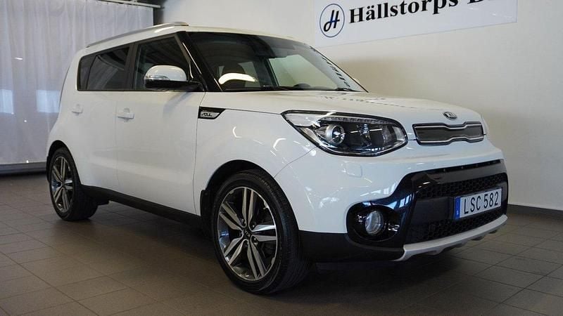 Vit Begagnad 2018 Kia Soul SUV | 146 900 kr (Marknadspris) - Bild 1/4