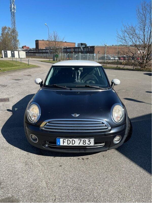 Svart Begagnad 2007 Mini Cooper Halvkombi | 38 500 kr (Marknadspris) - Bild 1/4