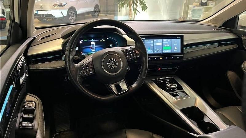 Begagnad MG MG5 EV 130 kW (177 HK) 2022 Röd Kombi