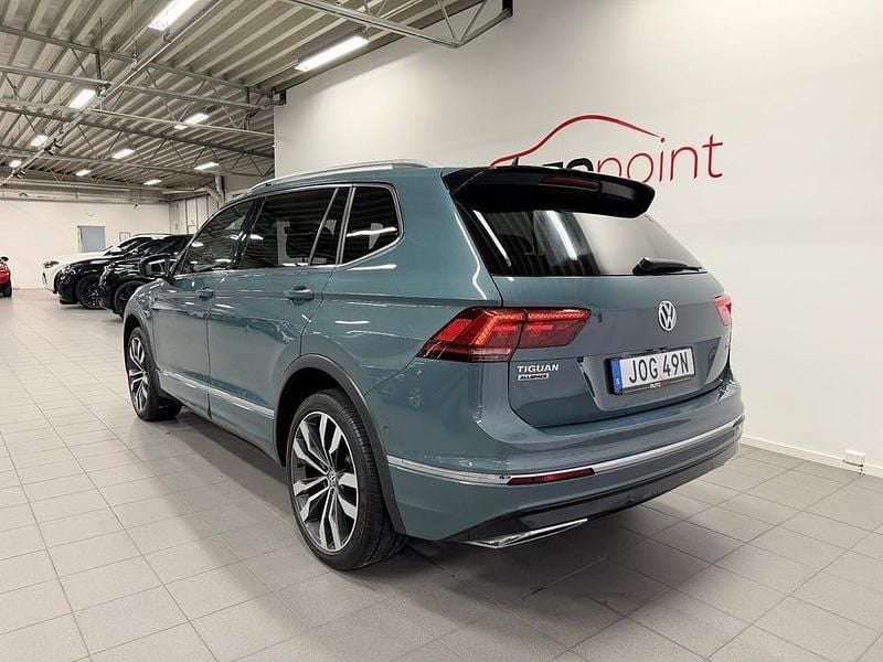 Begagnad VW Tiguan Allspace R-line 200 HK (147 kW) 2020 Blå (petroleum blue metallic) SUV