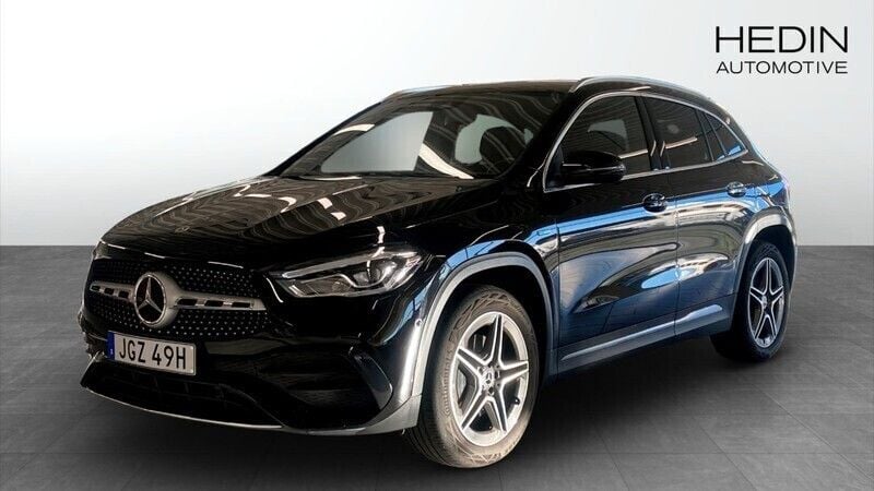 Svart (black) Begagnad 2020 Mercedes GLA250 AMG SUV | 349 900 kr (Marknadspris) - Bild 1/4