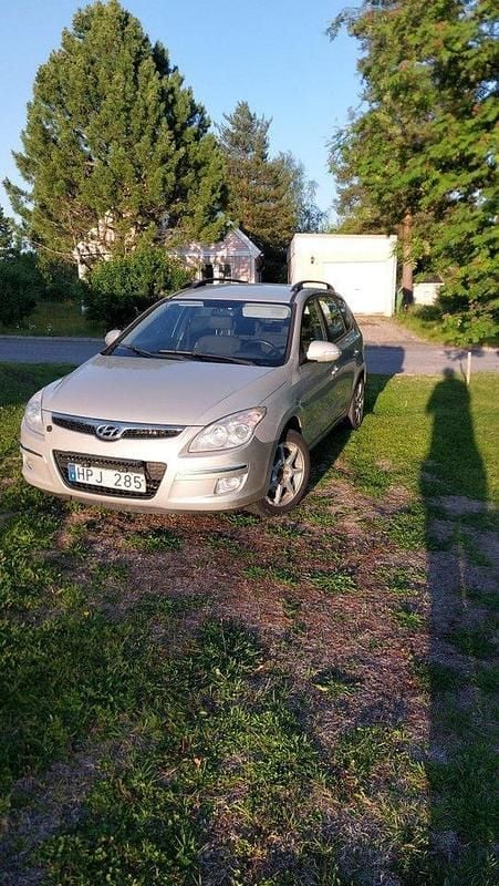 Silver Begagnad 2008 Hyundai i30 Kombi | 19 000 kr (Bra pris) - Bild 1/4
