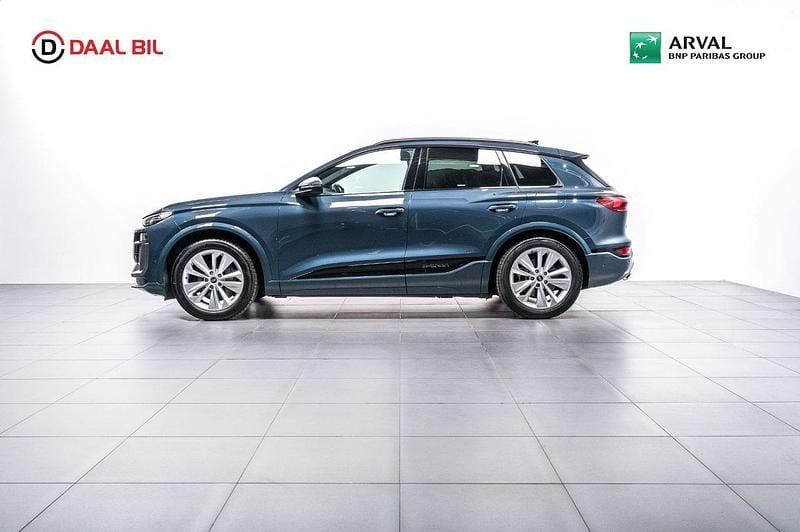 Blå Begagnad 2024 Audi Q6 e-tron S-Line SUV | 699 700 kr (Bra pris) - Bild 1/4