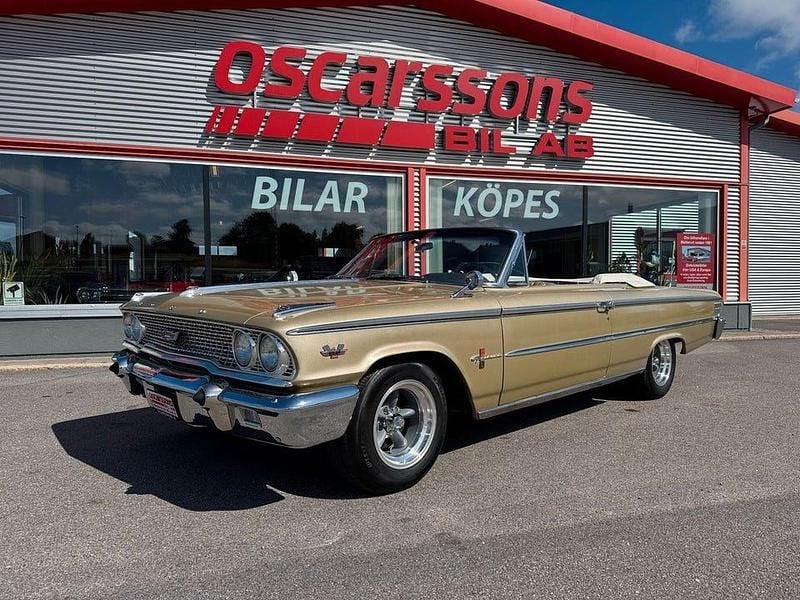 Guldmetallic Begagnad 1963 Ford Galaxie Convertible Cab | 395 000 kr - Bild 1/4