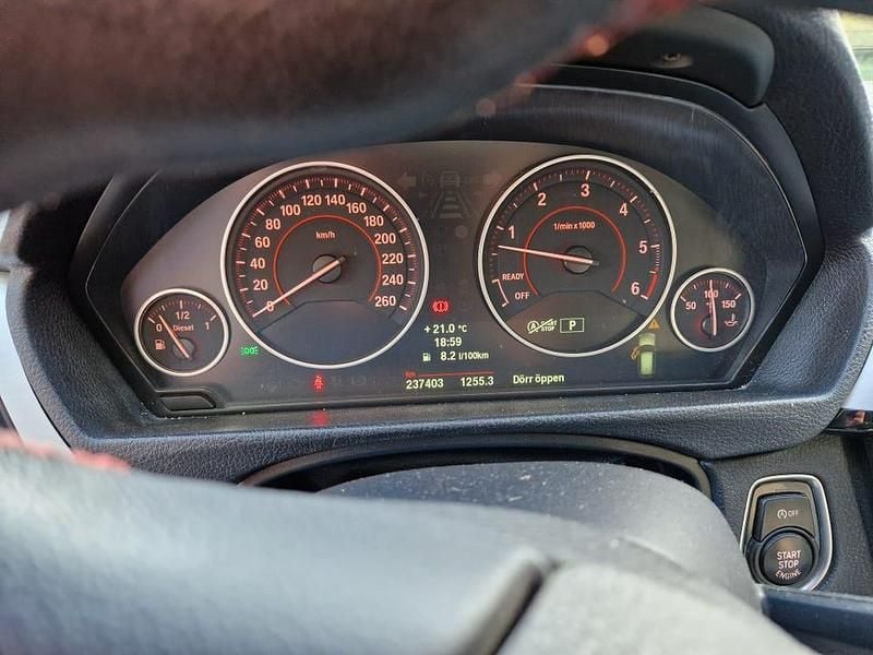 Begagnad 2013 BMW 330 Kombi | 130 000 kr (Bra pris) - Bild 1/4