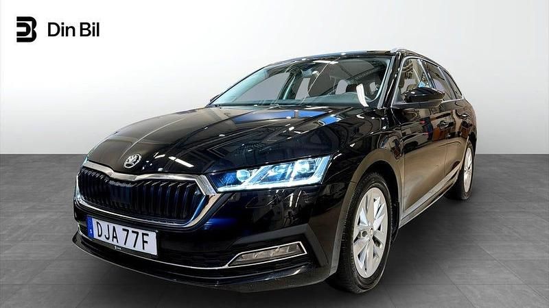 Svart Begagnad 2024 Skoda Octavia Style Kombi | 314 500 kr (Marknadspris) - Bild 1/4