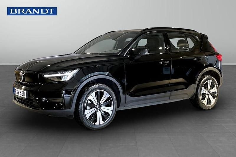 Begagnad Volvo XC40 Core 175 kW (238 HK) 2023 Svart SUV