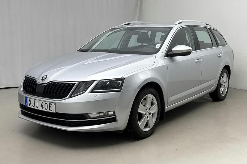 Silver Begagnad 2020 Skoda Octavia G-TEC Style Kombi | 125 000 kr (Marknadspris) - Bild 1/4