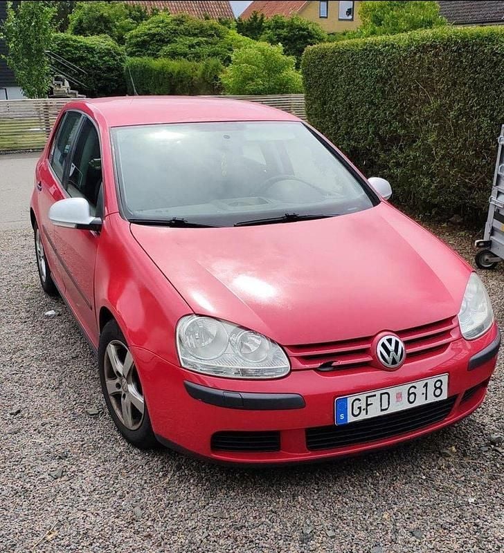 Röd Begagnad 2007 VW Golf V Trendline Halvkombi | 7 000 kr (Superpris) - Bild 1/1