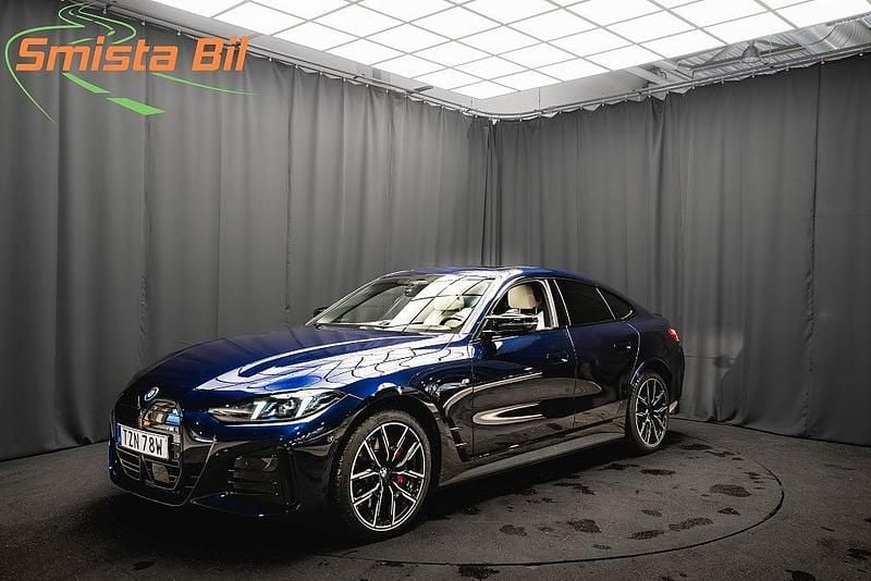 Begagnad BMW i4 Luxury Line 442 kW (601 HK) 2024 Blå Sedan