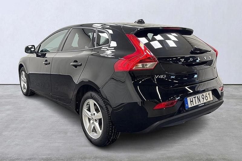 Begagnad Volvo V40 Business Edition 124 HK (91 kW) 2016 Svart Halvkombi