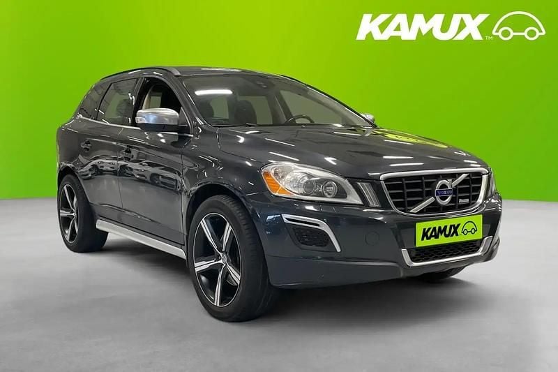 Silver/grå Begagnad 2013 Volvo XC60 R-Design SUV | 179 800 kr (Lite dyr) - Bild 1/4