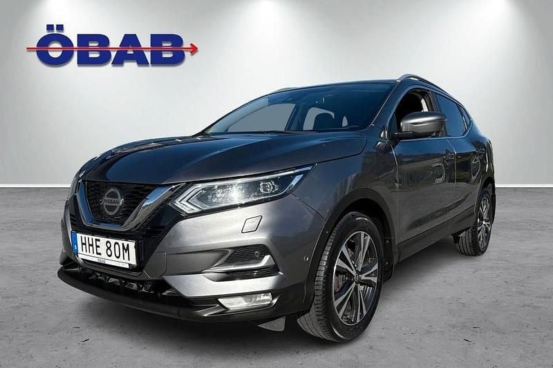 Grå Begagnad 2020 Nissan Qashqai Tekna SUV | 188 800 kr (Marknadspris) - Bild 1/4