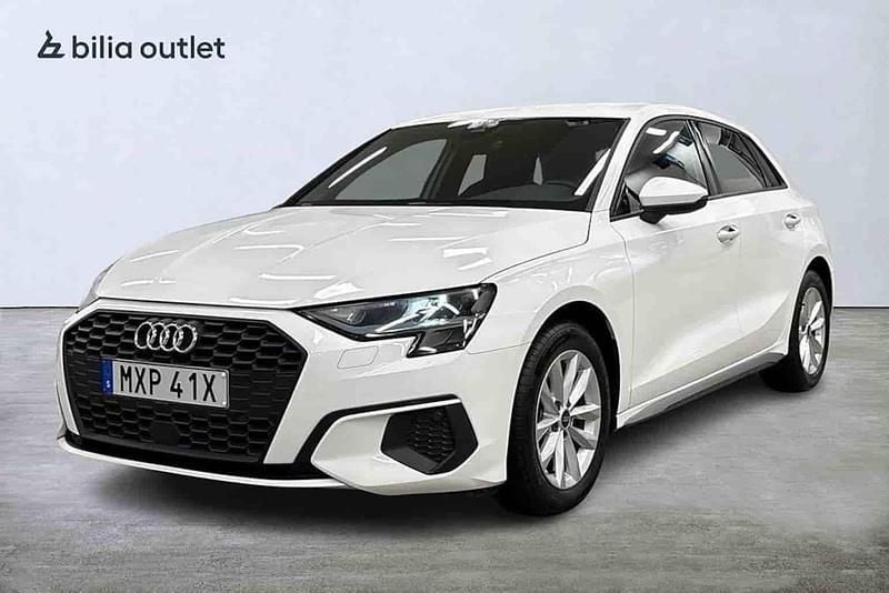 Vit Begagnad 2022 Audi A3 Sportback Halvkombi | 249 900 kr - Bild 1/1