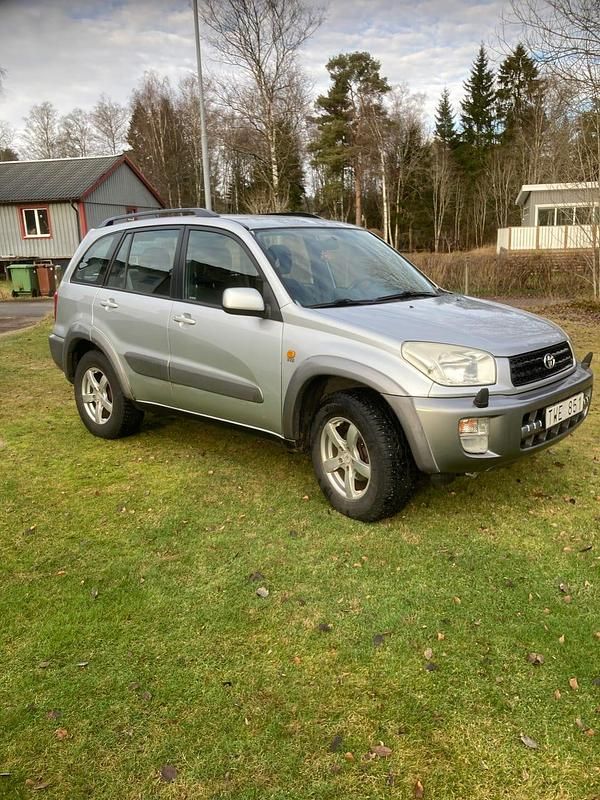 Begagnad 2002 Toyota RAV4 SUV | 45 000 kr (Bra pris) - Bild 1/4