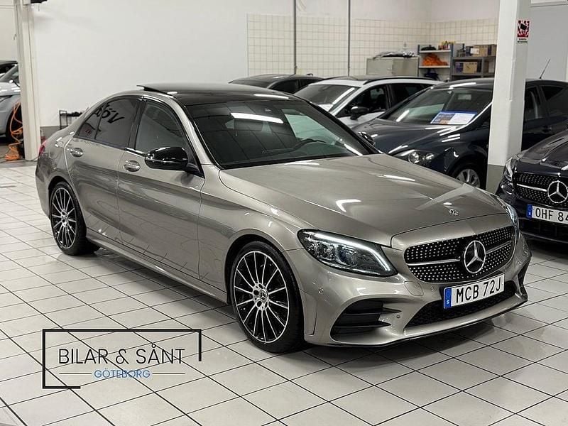 Silver Begagnad 2019 Mercedes C220 AMG Sedan | 299 900 kr (Marknadspris) - Bild 1/4