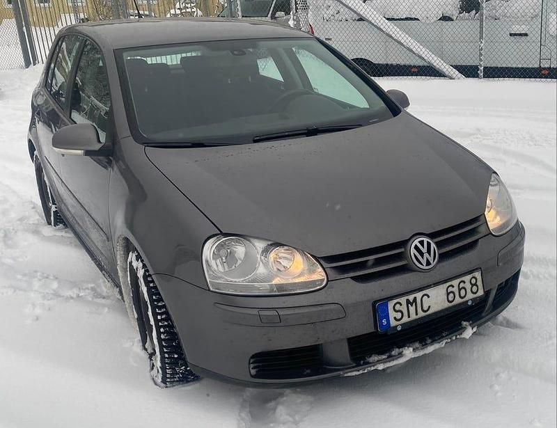 Begagnad 2008 VW Golf VI Halvkombi | 23 000 kr (Marknadspris) - Bild 1/3