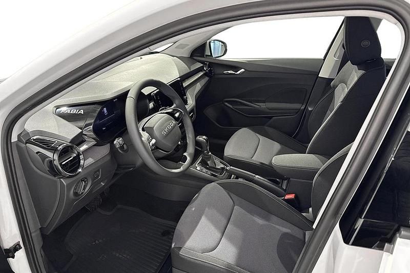 Ny Skoda Fabia Selection 116 HK (85 kW) 2025 Vit Halvkombi