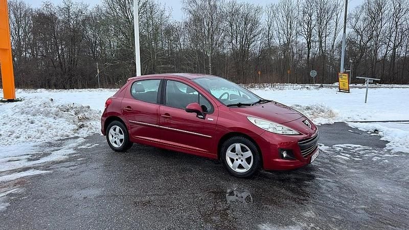 Röd Begagnad 2010 Peugeot 207 Halvkombi | 34 800 kr (Marknadspris) - Bild 1/4