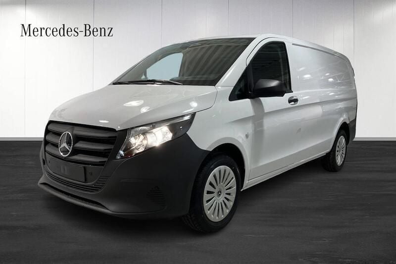 Vit Ny 2024 Mercedes Vito Minibuss | 358 105 kr (Marknadspris) - Bild 1/4