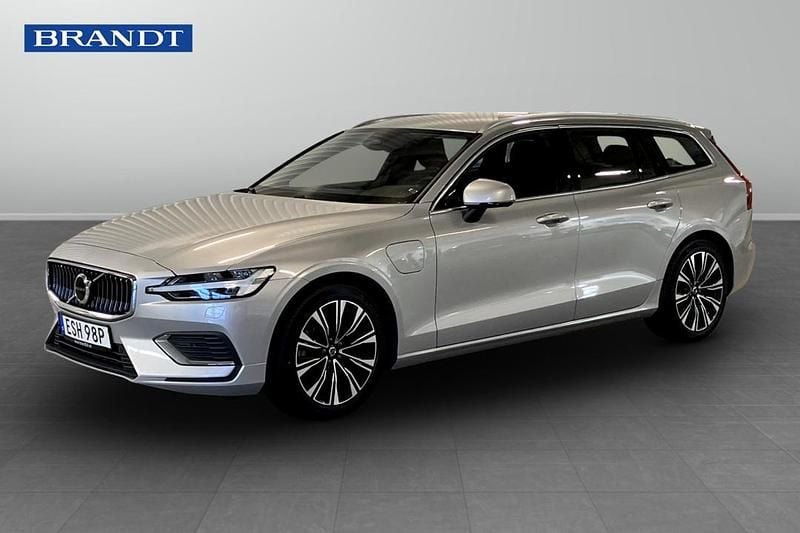 Silver Begagnad 2023 Volvo V60 Kombi | 379 900 kr (Marknadspris) - Bild 1/3