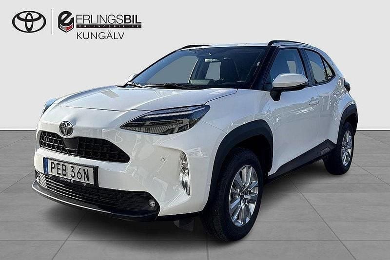 Vit Begagnad 2024 Toyota Yaris Cross Active SUV | 319 900 kr (Marknadspris) - Bild 1/4