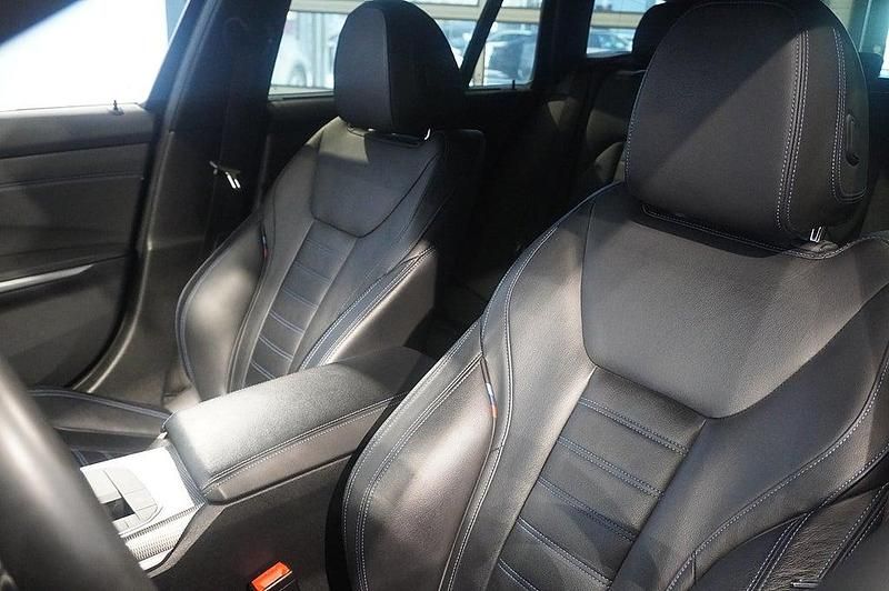 Begagnad BMW 330 258 HK (189 kW) 2019 Grå Kombi