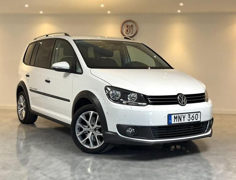 Vit Begagnad 2014 VW Touran Cross Minibuss | 119 000 kr (Superpris) - Bild 1/4