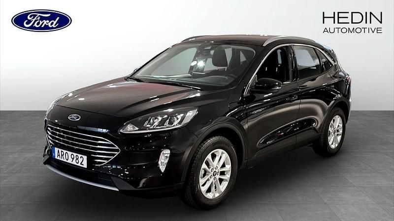 Svart (black) Begagnad 2022 Ford Kuga Titanium SUV | 244 900 kr (Bra pris) - Bild 1/4