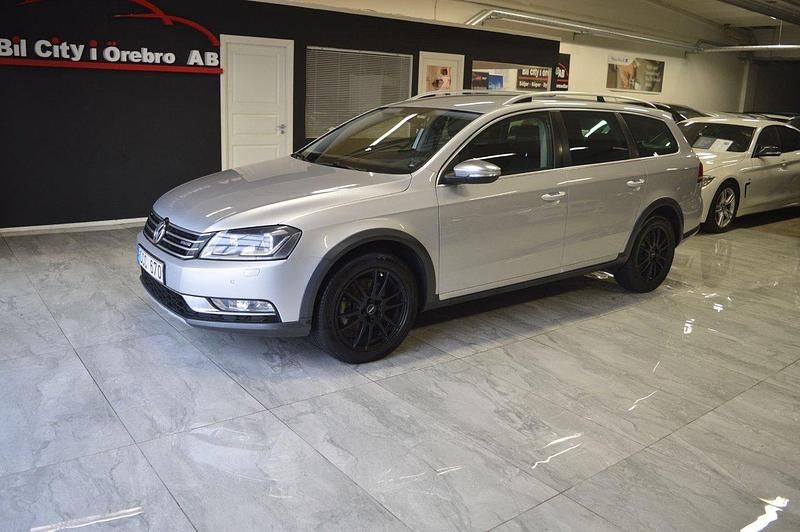 Silver Begagnad 2013 VW Passat Alltrack Kombi | 114 900 kr (Lite dyr) - Bild 1/4